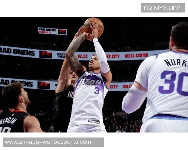 乔治半场表现出色8投4中贡献12分2篮板1抢断正负值高达12 乔治半场表现出色8投4中贡献12分2篮板1抢断正负值高达12